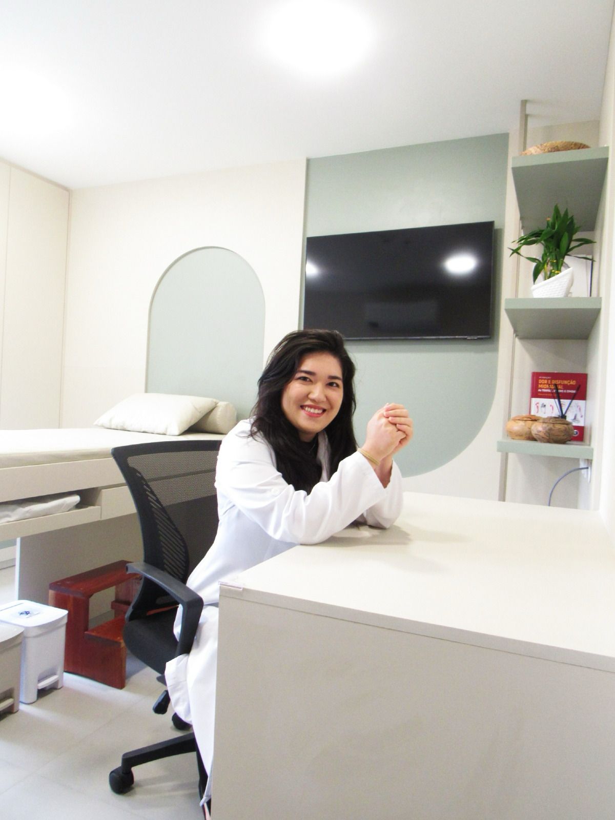 Dra. Larissa Hiromi Sayama Esteves